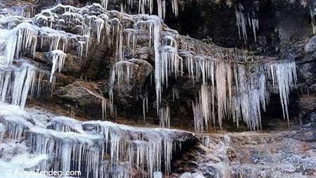  آبشار یخ‌زده و قندیل‌های یخی مشهد 