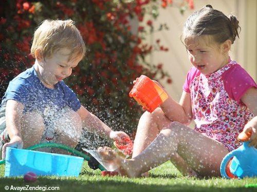 آب بازی با کودک واجب است