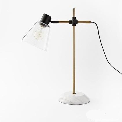  21 چراغ رومیزی با طراحی خلاقانه 