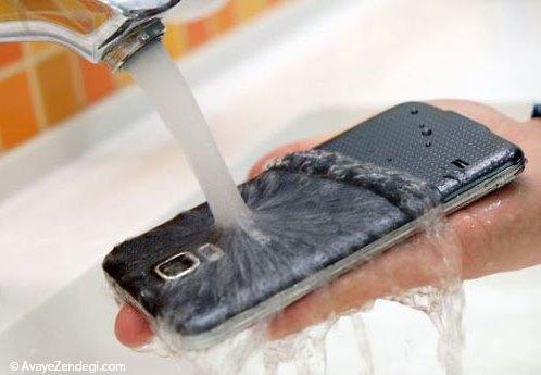  بررسی قابلیت ضد آب بودن گوشی Galaxy S5 سامسونگ 