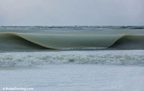 یخ زدن امواج اقیانوس در اثر سرما
