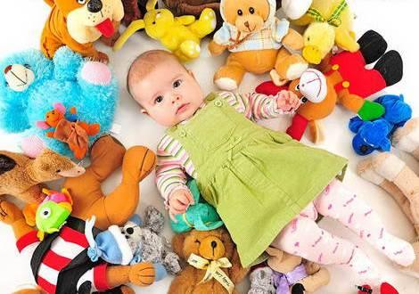 خصوصیات اسباب بازی نوزاد چه باید باشد؟