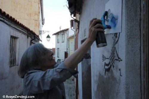 نقاشی مادربزرگ‌ها روی دیوارهای شهر!