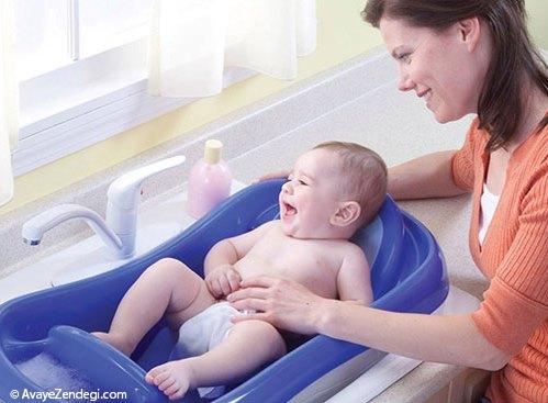  چگونه نوزاد را حمام کنیم؟ 