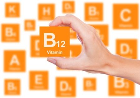 نشانه های کمبود ویتامین B12