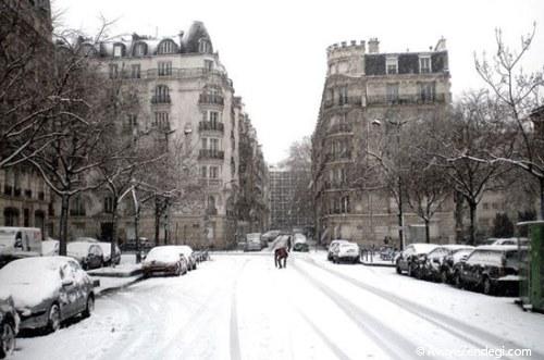 تصاویری زیبا از پاریس برفی 